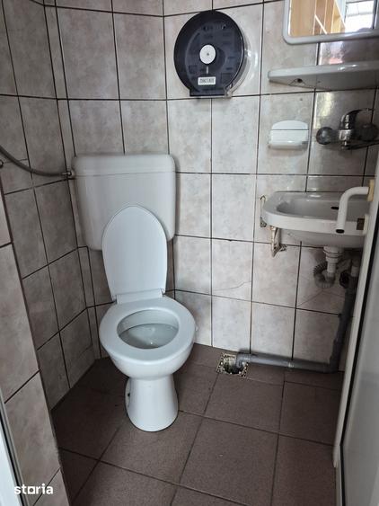 Spațiu comercial, de 80 mp, în Central