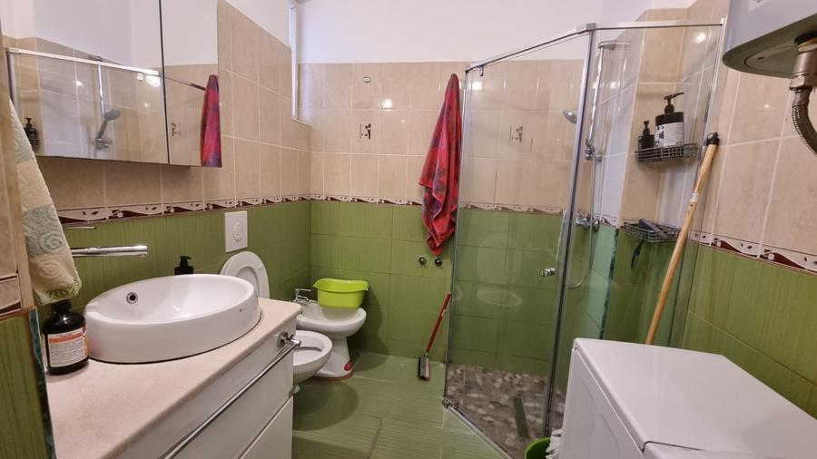 Apartament cu 3 camere decomandat în Semicentral