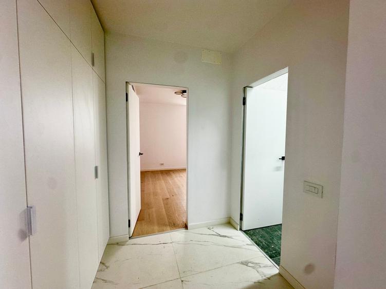 Penthouse cu 5 camere decomandat în Aviației