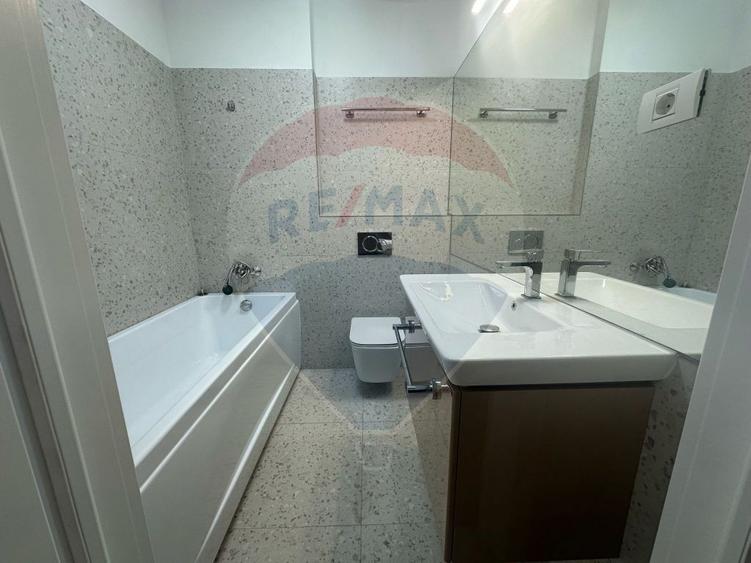 Casă cu 3 camere cu Teren 90 Mp în Central