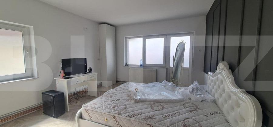 Casă individuală cu 15 camere cu Teren 140 Mp în Zorilor