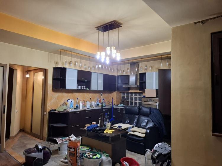 Apartament cu 2 camere semidecomandat în Calea Victoriei