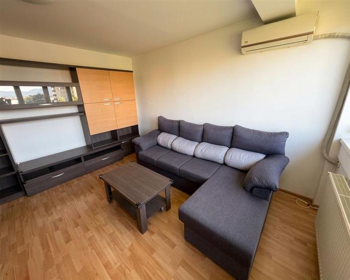 Apartament cu 2 camere decomandat în Triaj