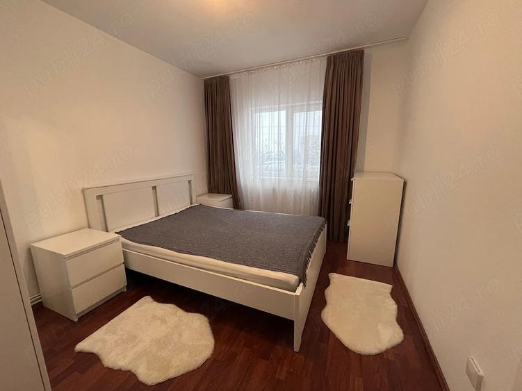 Apartament cu 3 camere semidecomandat în Soarelui