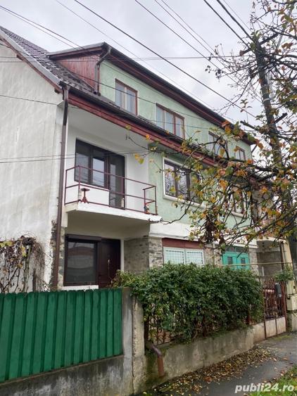 Casă cu 5 camere cu Teren 374 Mp în Mediaș