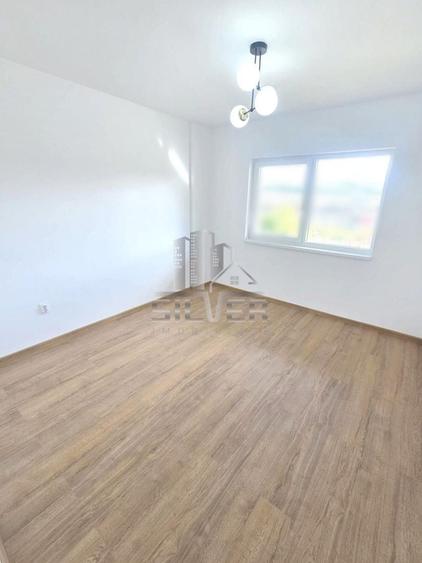 Apartament cu 3 camere semidecomandat în Baciu