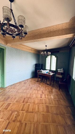 Apartament cu 4 camere decomandat în Centrul Istoric