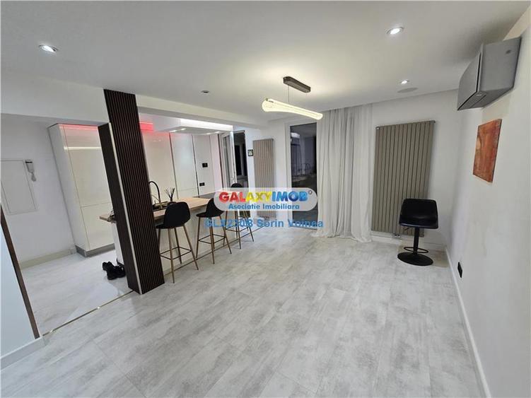 Apartament cu 4 camere semidecomandat, mobilat în Titan