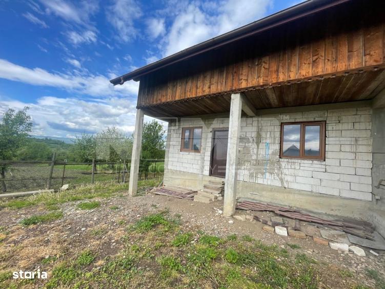 Casă cu 4 camere cu Canalizare în Burla