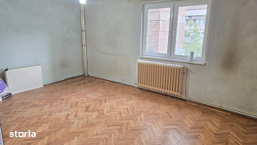 Apartament cu 2 camere decomandat în Gojdu