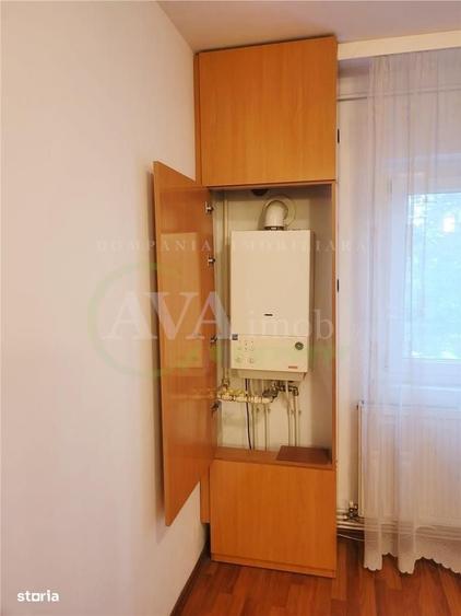 Apartament cu 3 camere semidecomandat în Mioriței