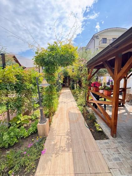 Duplex cu 5 camere cu Canalizare în Mamaia-Sat