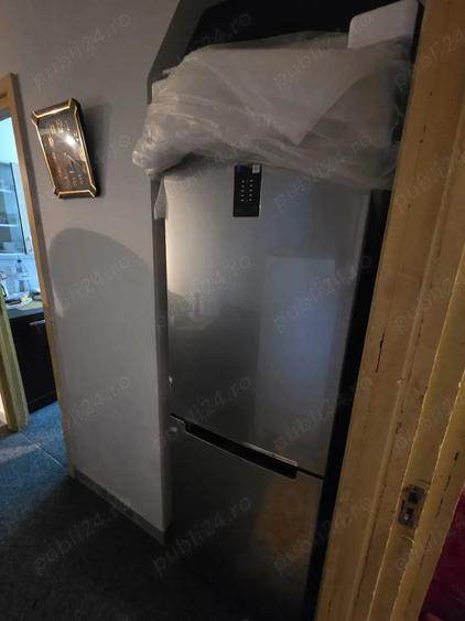 Apartament cu 3 camere semidecomandat în Micro II