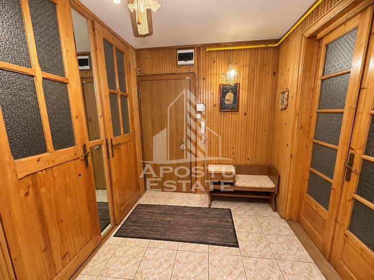 Apartament cu 3 camere decomandat, mobilat în Spitalul Județean