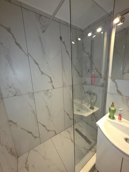Apartament cu 3 camere decomandat în Prundu