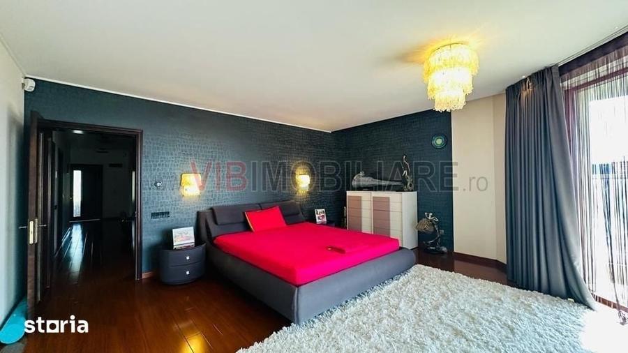 Casă cu 7 camere cu Teren 514 Mp în Central