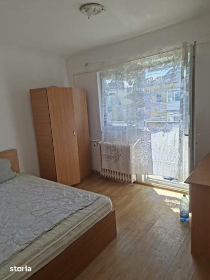 Apartament cu 4 camere decomandat în 1 Mai