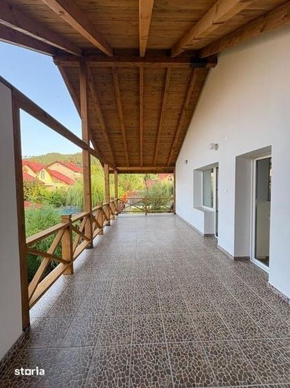 Casă cu 4 camere cu Teren 110 Mp în Bunloc