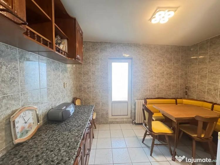 Apartament cu 3 camere decomandat în Tomis III
