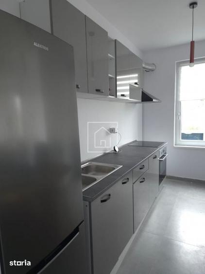 Casă cu 5 camere cu Teren 160 Mp în Cristian