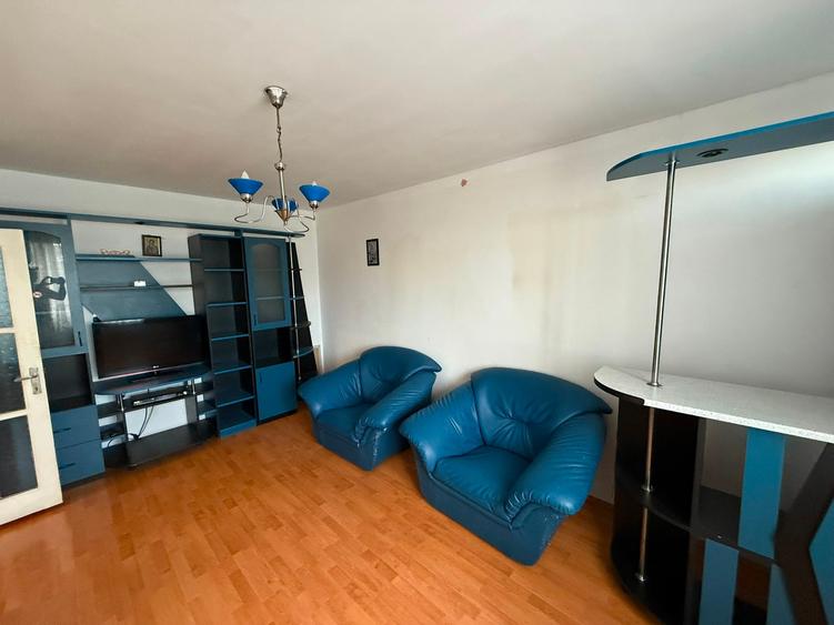 Apartament cu 3 camere decomandat în Drumul Taberei