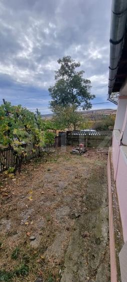 Casă individuală cu 3 camere cu Canalizare în Boian
