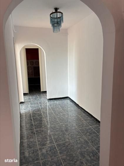 Apartament cu 3 camere decomandat în Alexandru cel Bun
