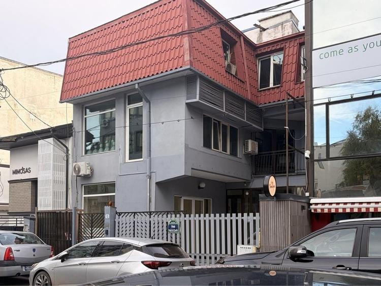 Casă cu 4 camere în Floreasca