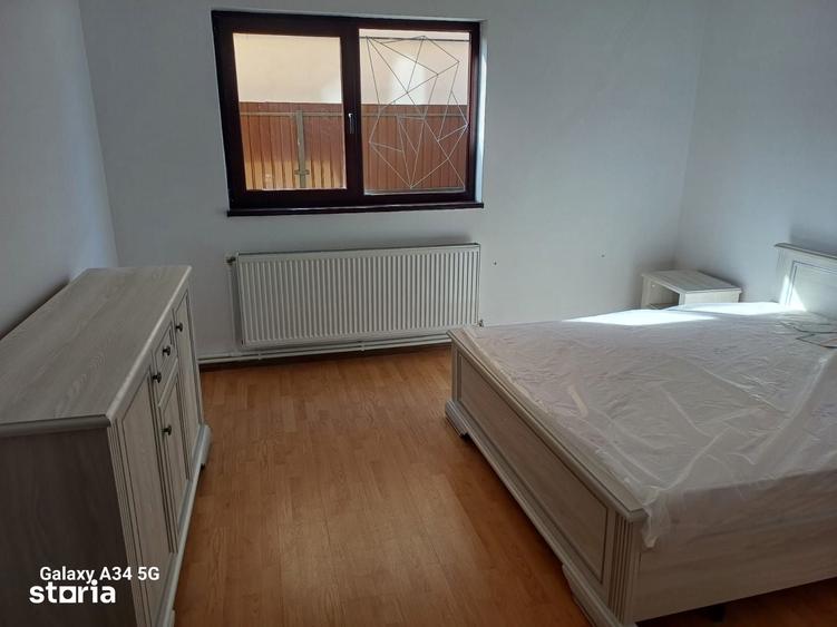 Casă cu 6 camere cu Teren 500 Mp în Cazasu