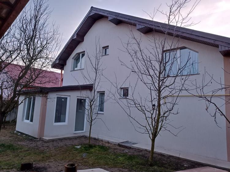 Casă cu 4 camere în Exterior Vest