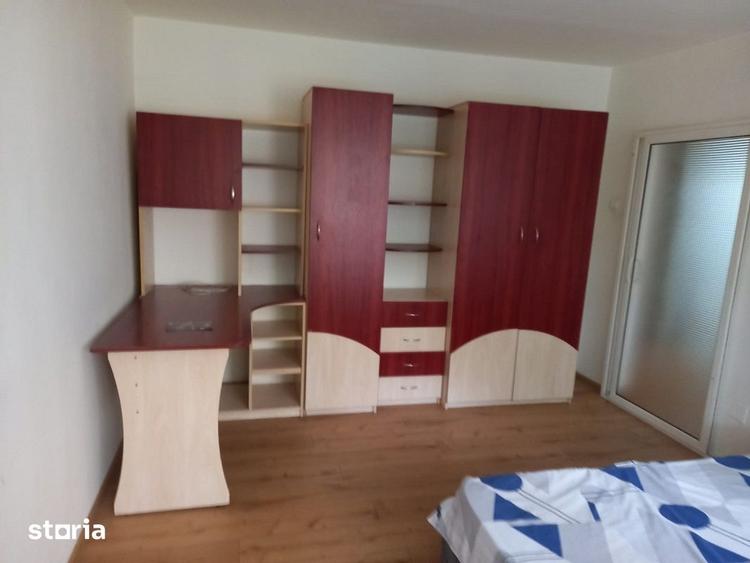 Garsonieră decomandată în Traian