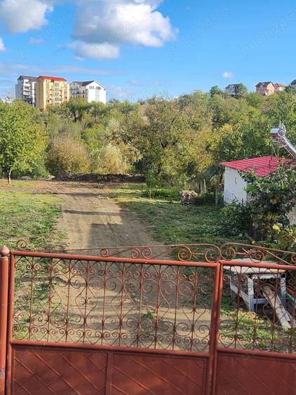 Teren de 2000 mp, în Central