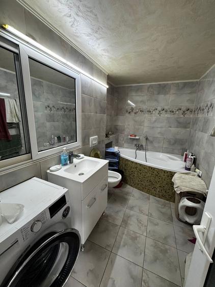 Casă individuală cu 5 camere cu Canalizare în Stadion