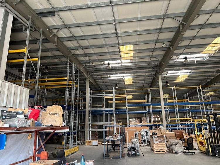 Spațiu industrial, de 2,400 mp, în Centura Nord