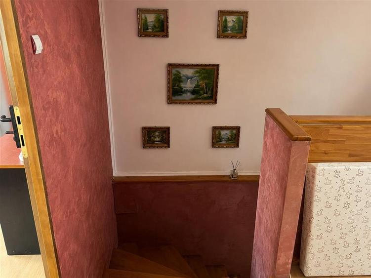 Apartament cu 3 camere semidecomandat în Cedonia