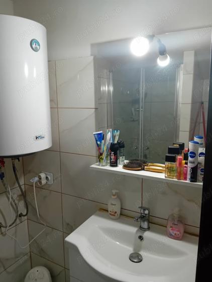 Casă cu 5 camere în Stoișești