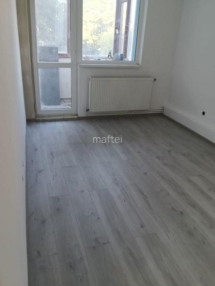 Inchiriez apartament micro 13