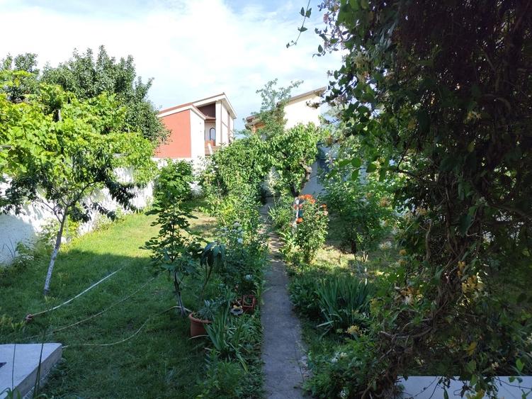 Casă individuală cu 4 camere cu Teren 390 Mp în Gării