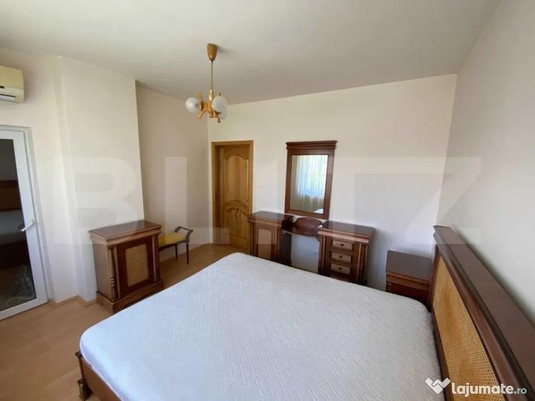 Casă cu 7 camere cu Teren 587 Mp în Valea