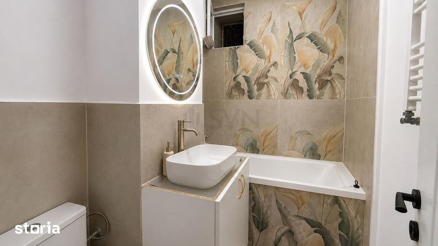 Apartament cu 3 camere semidecomandat în Colentina