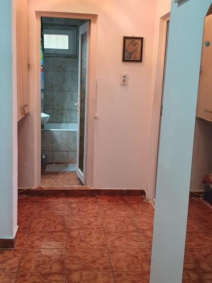 Apartament cu 2 camere decomandat în CET