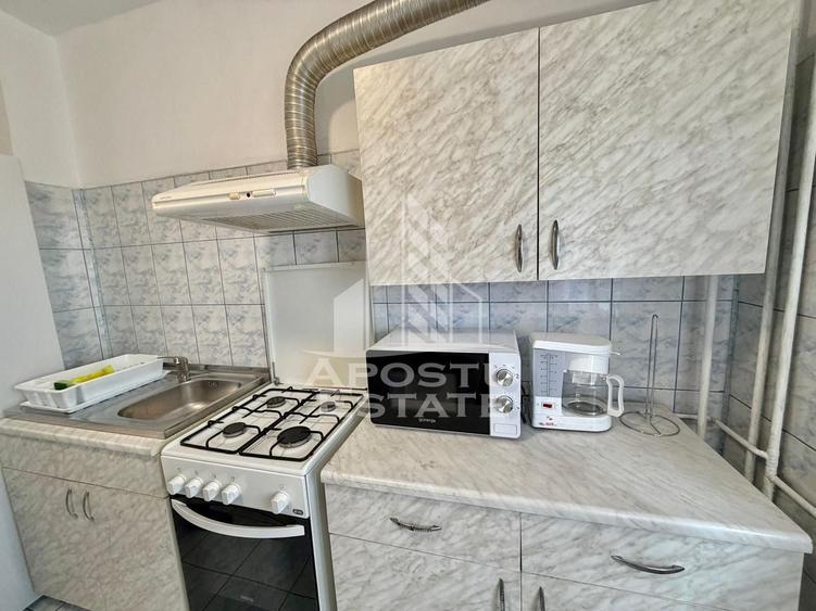 Apartament cu 3 camere decomandat, mobilat în Telegrafului