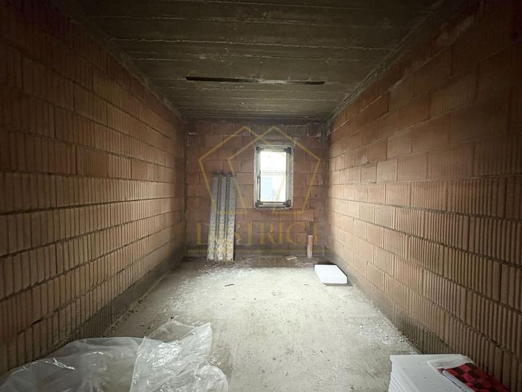 Duplex cu 5 camere cu Canalizare în Giroc