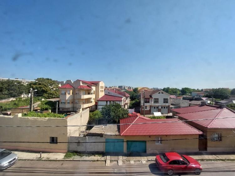 Apartament cu 3 camere decomandat în Dacia