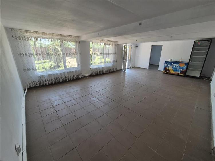 Casă cu 3 camere cu Teren 4000 Mp în Periferie