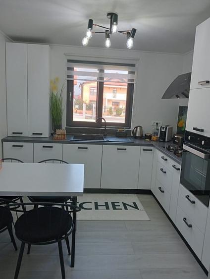 Casă cu 3 camere în Central