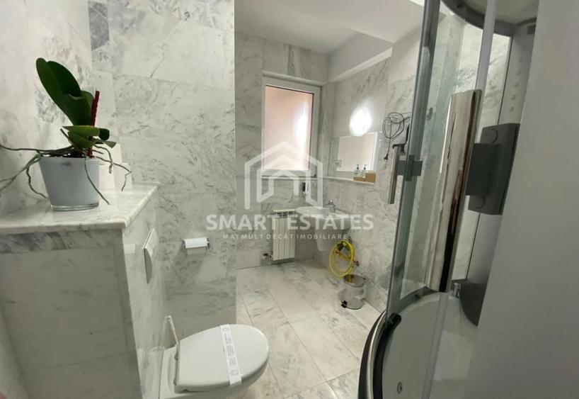 Penthouse cu 5 camere decomandat în Timpuri Noi
