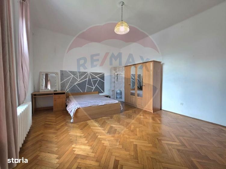 Apartament cu 3 camere decomandat în Vitrometan