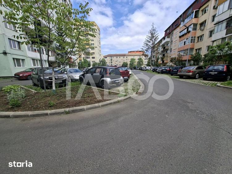 Apartament cu 3 camere semidecomandat, mobilat în Mihai Viteazul