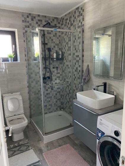 Casă individuală cu 4 camere cu Canalizare în Est